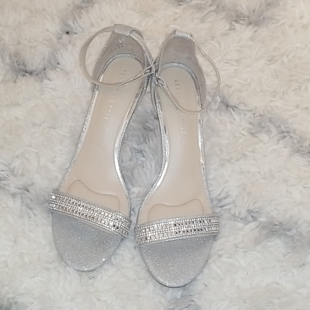 Shoes - Picture 2 of 5